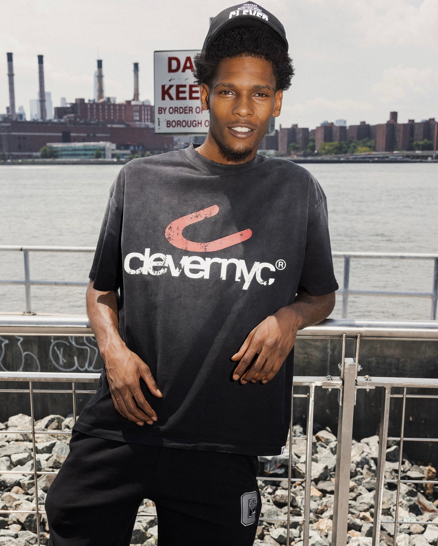 CLEVER NYC VINTAGE WASH LOGO T SHIRT - Shadow Wash Black
