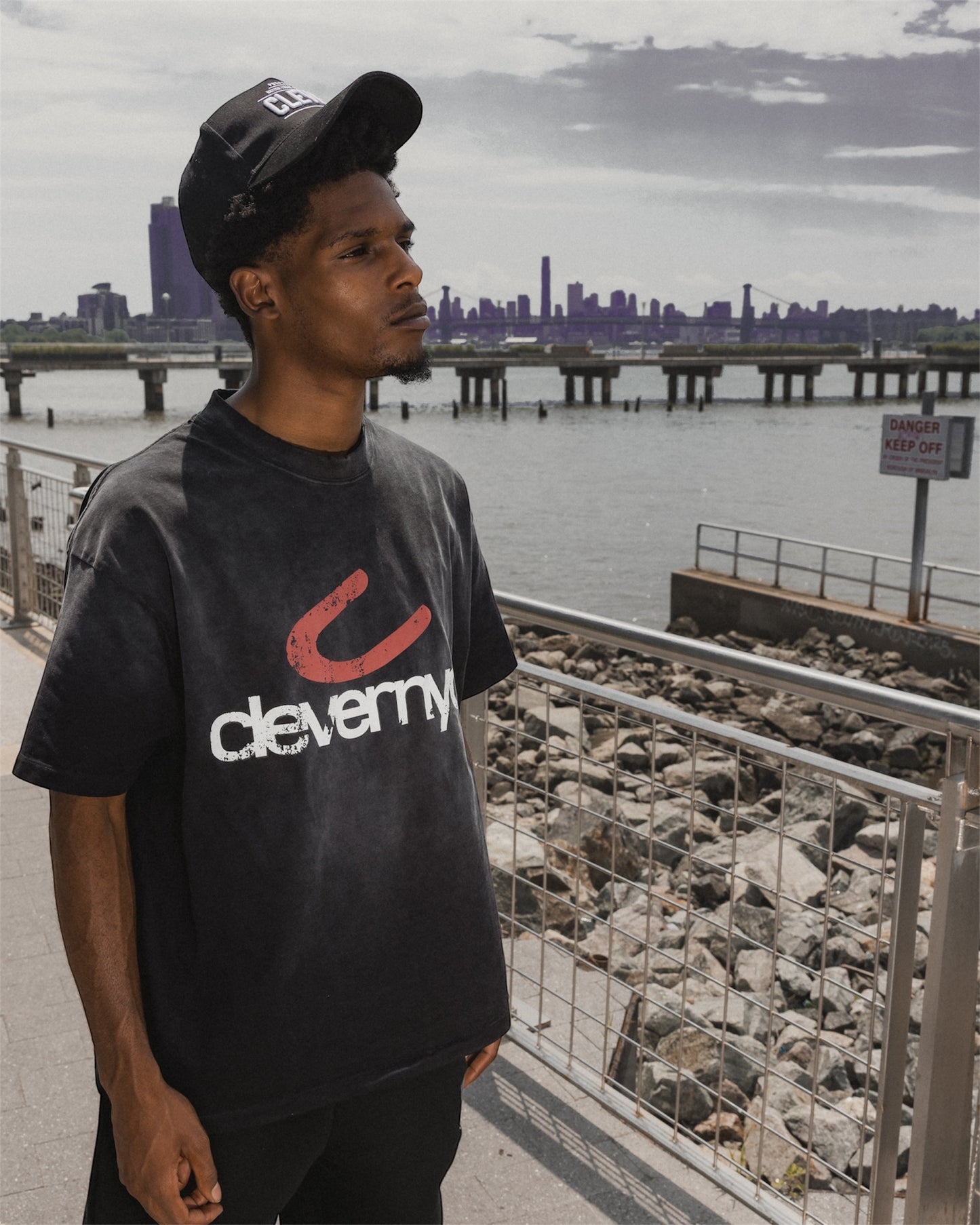 CLEVER NYC VINTAGE WASH LOGO T SHIRT - Shadow Wash Black
